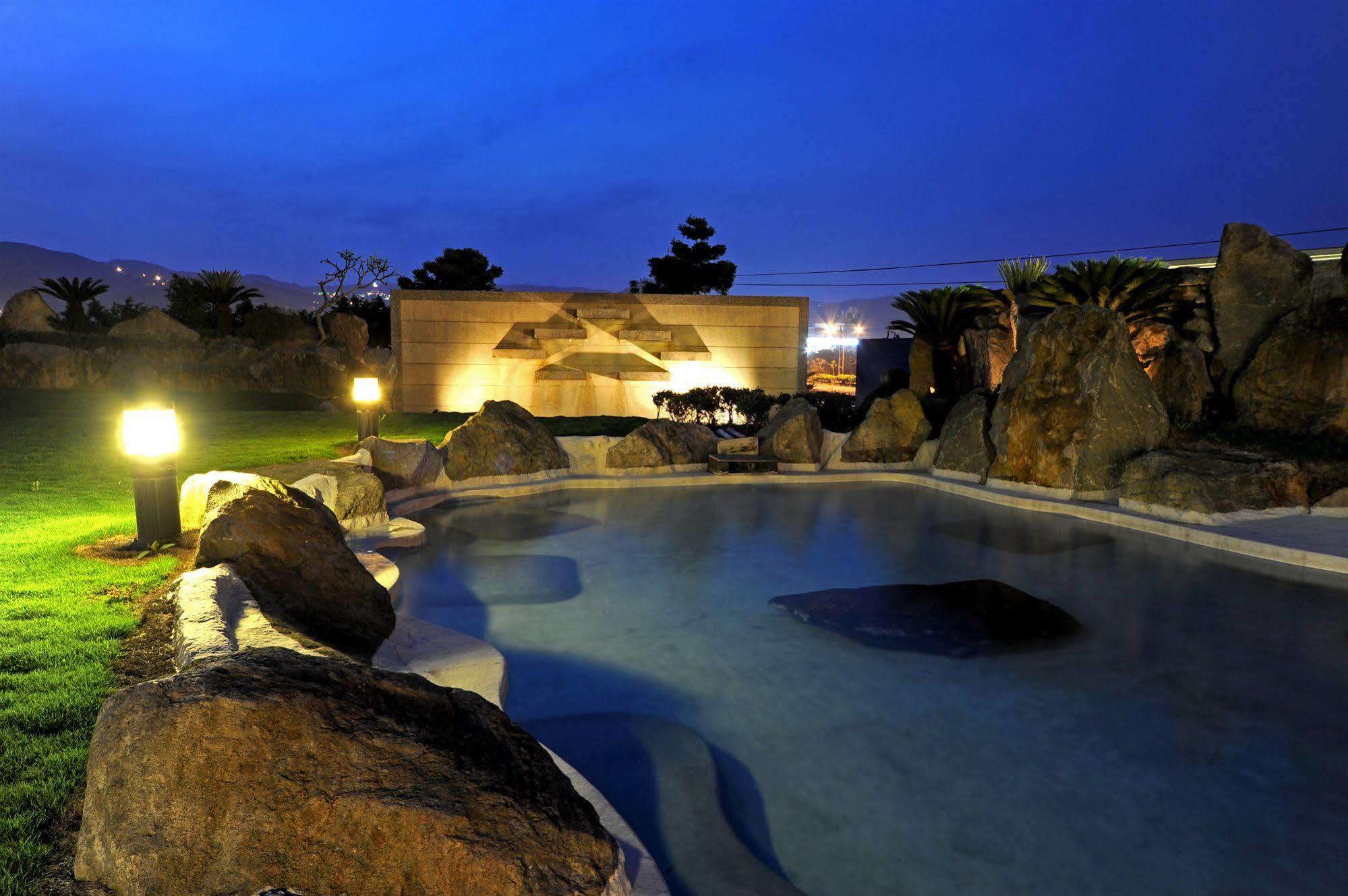 Chat Hot Spring Resort Cơ Long Ngoại thất bức ảnh