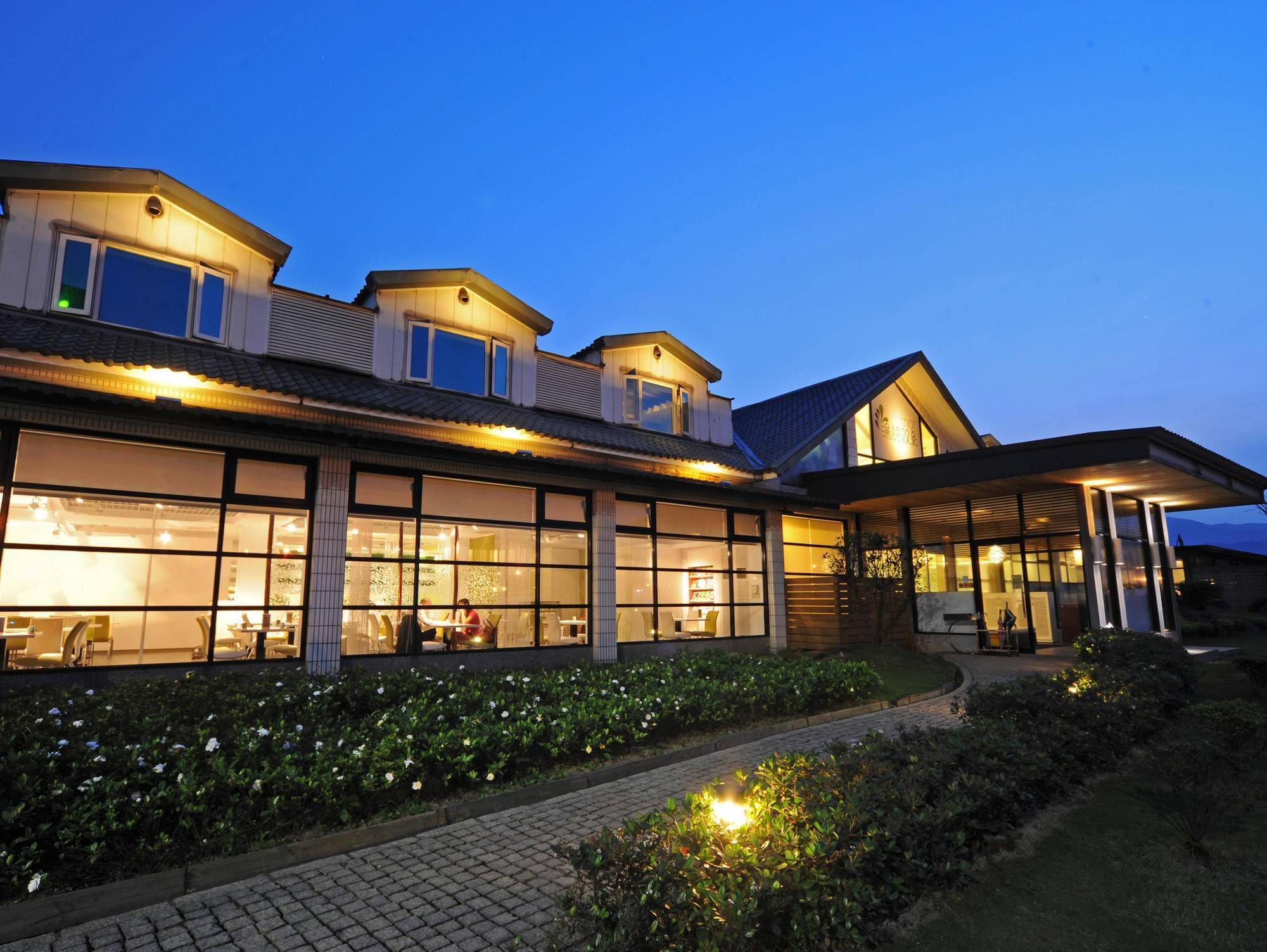 Chat Hot Spring Resort Cơ Long Ngoại thất bức ảnh